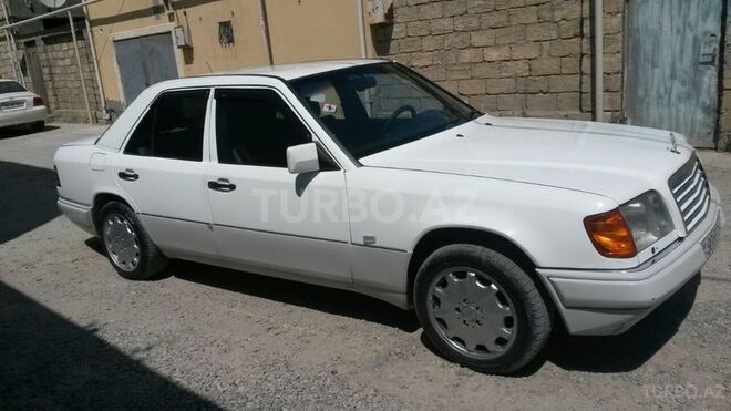 Mercedes E 220 1993, 548,000 km - 2.2 l - Bakı