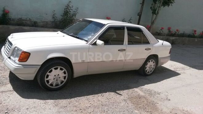 Mercedes E 220 1993, 548,000 km - 2.2 l - Bakı