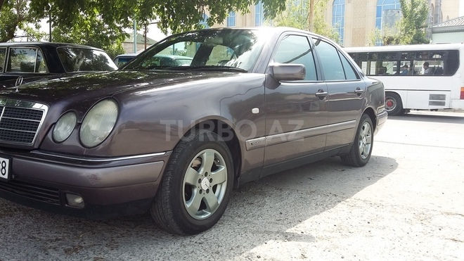 Mercedes E 200 1996, 25,000 km - 2.0 l - Bakı