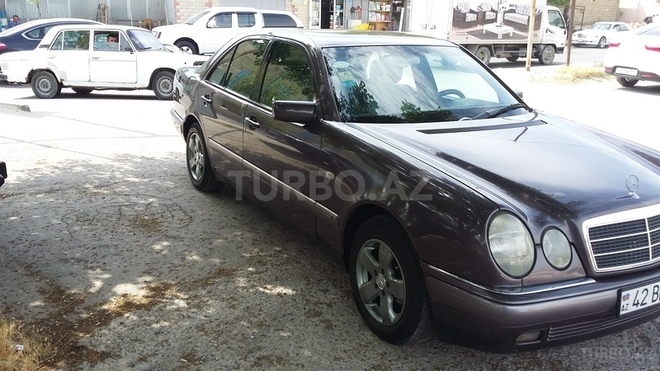 Mercedes E 200 1996, 25,000 km - 2.0 l - Bakı