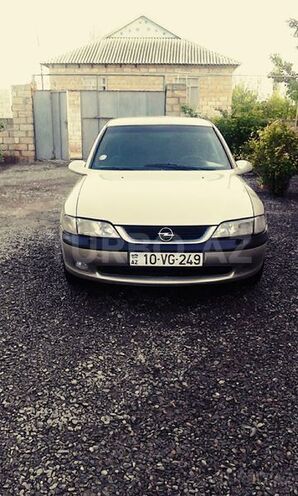 Opel Vectra 1996, 200,000 km - 2.0 l - Bərdə