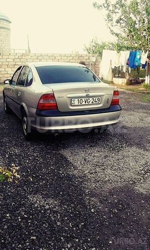 Opel Vectra 1996, 200,000 km - 2.0 l - Bərdə