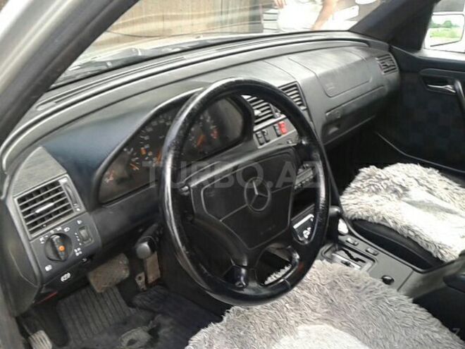 Mercedes C 220 1993, 255,000 km - 2.2 l - Goranboy