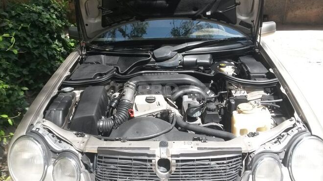 Mercedes E 220 1998, 368,000 km - 2.2 l - Bakı