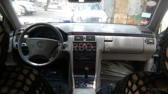 Mercedes E 220 1998, 368,000 km - 2.2 l - Bakı