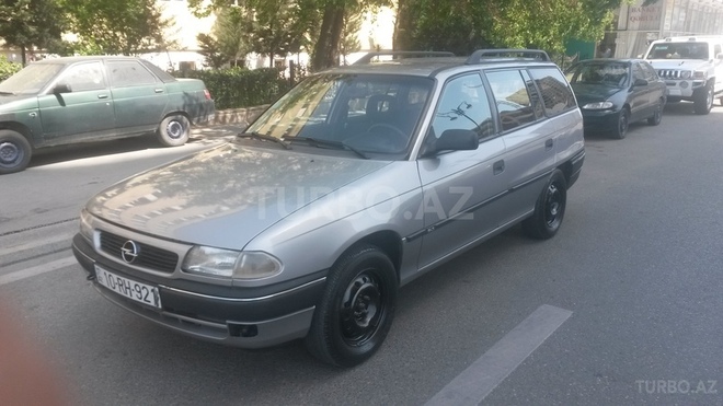 Opel Astra 1993, 198,000 km - 1.6 л - Bakı