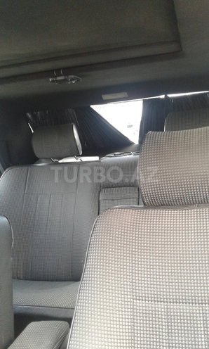 Mercedes E 250 1993, 18,306 km - 2.5 л - Yevlax