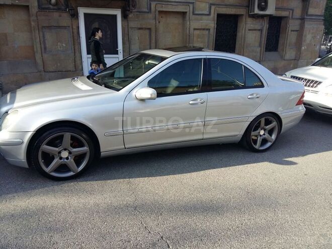 Mercedes C 200 2002, 240,000 km - 2.0 l - Bakı