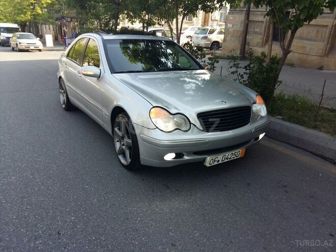 Mercedes C 200 2002, 240,000 km - 2.0 l - Bakı