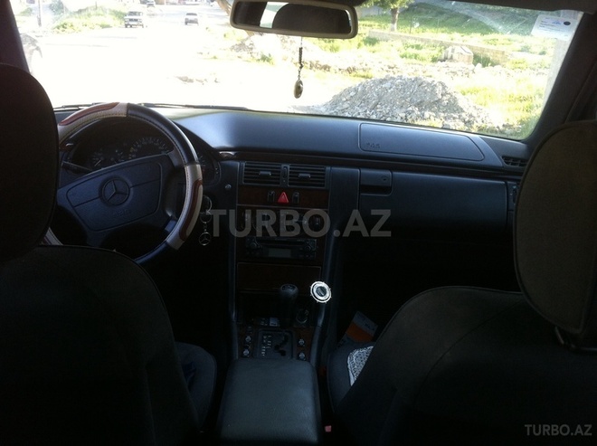 Mercedes E 320 1997, 23,000 km - 3.2 l - Bakı