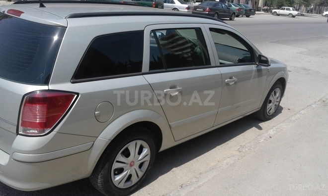 Opel Astra 2005, 154,000 km - 1.4 л - Bakı