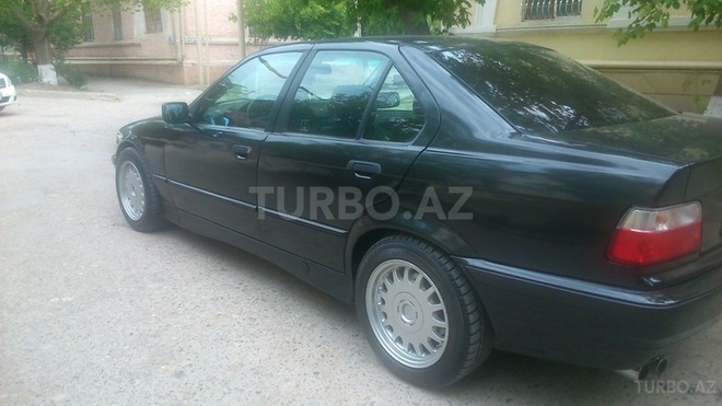 BMW 318 1994, 243,000 km - 1.8 l - Xırdalan