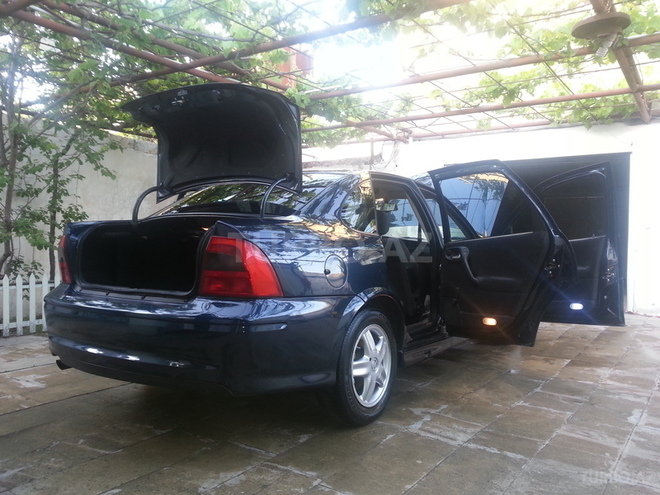 Opel Vectra 2000, 235,000 km - 1.6 l - Bakı