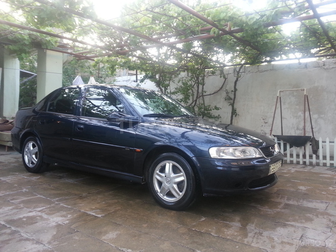 Opel Vectra 2000, 235,000 km - 1.6 l - Bakı