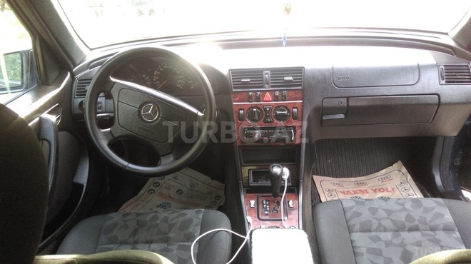 Mercedes C 220 2000, 254,136 km - 2.2 l - Bakı