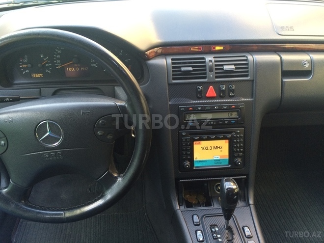 Mercedes E 220 2001, 253,223 km - 2.2 l - Bakı