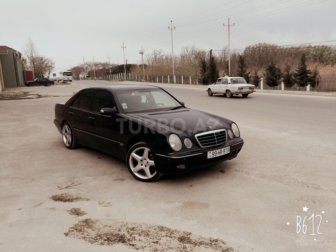 Mercedes E 220 2001, 253,223 km - 2.2 l - Bakı