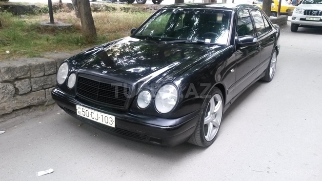 Mercedes E 220 2001, 398,549 km - 2.2 l - Bakı