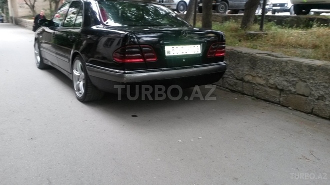 Mercedes E 220 2001, 398,549 km - 2.2 l - Bakı