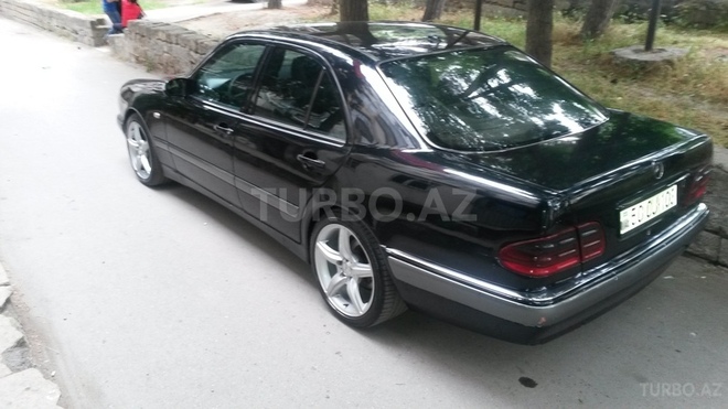 Mercedes E 220 2001, 398,549 km - 2.2 l - Bakı