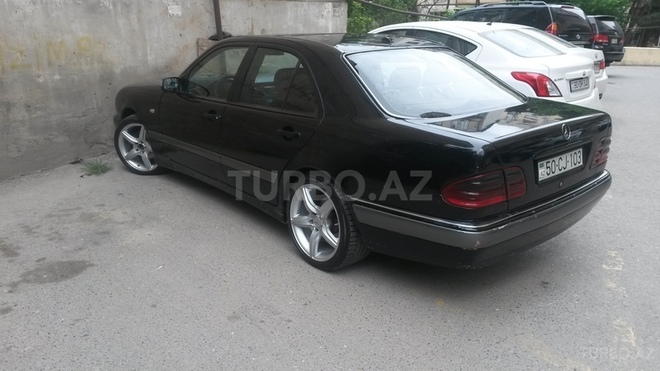 Mercedes E 220 2001, 398,549 km - 2.2 l - Bakı