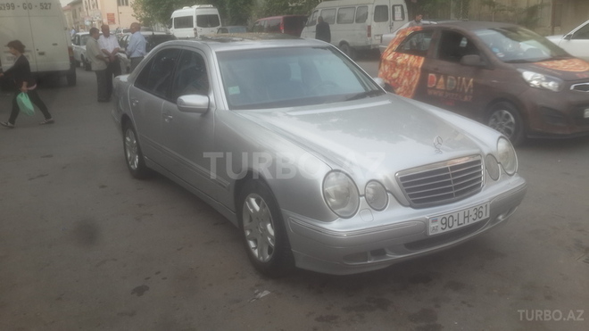 Mercedes E 320 2001, 250,000 km - 3.2 l - Bakı