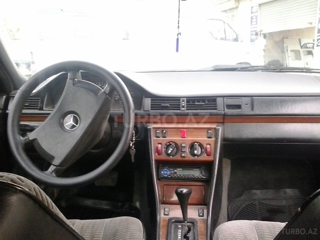 Mercedes E 250 1991, 285,000 km - 2.5 l - Xırdalan