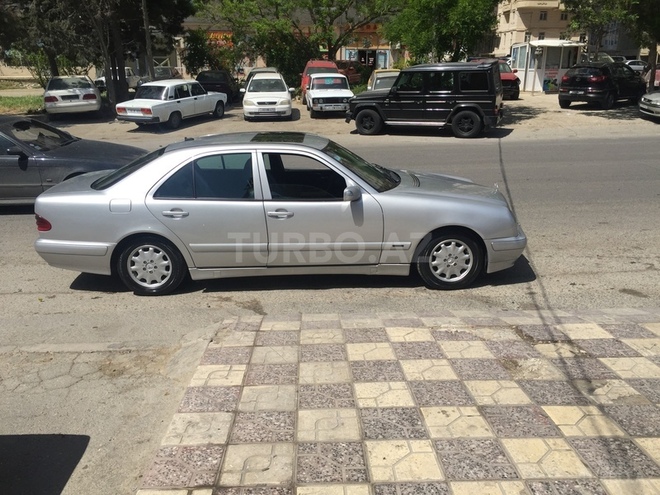 Mercedes  2001, 220,000 km - 2.2 l - Bakı