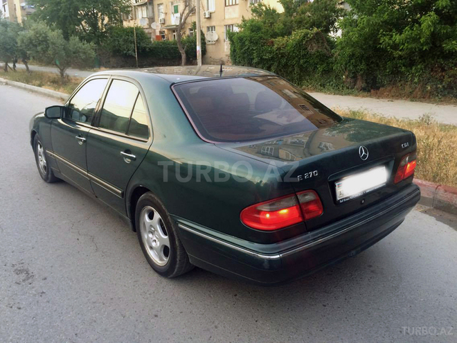 Mercedes E 270 2000, 289,000 km - 2.7 l - Bakı