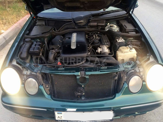 Mercedes E 270 2000, 289,000 km - 2.7 l - Bakı