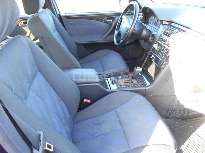 Mercedes E 240 2000, 169,000 km - 2.4 l - Bakı