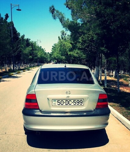 Opel Vectra 1996, 318,000 km - 1.8 l - Sumqayıt