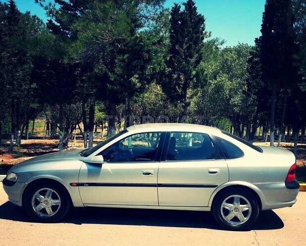 Opel Vectra 1996, 318,000 km - 1.8 l - Sumqayıt