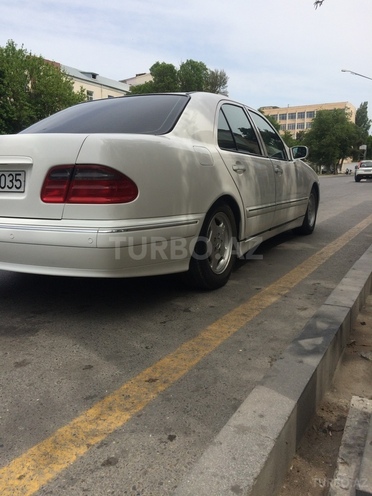 Mercedes E 200 1999, 212,345 km - 2.0 л - Bakı