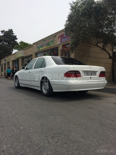 Mercedes E 200 1999, 212,345 km - 2.0 л - Bakı