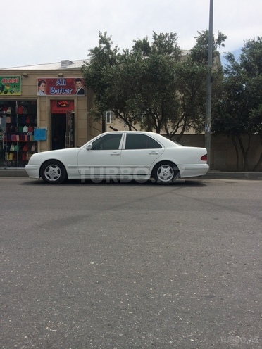 Mercedes E 200 1999, 212,345 km - 2.0 л - Bakı