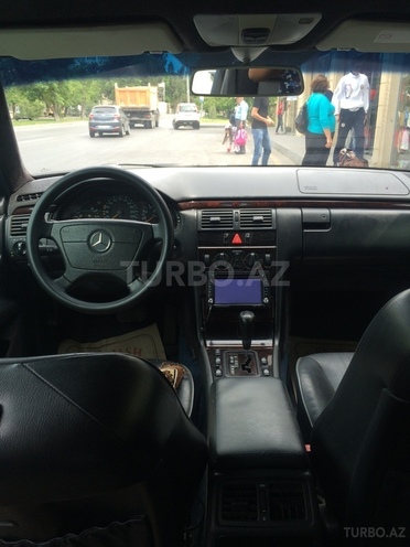Mercedes E 200 1999, 212,345 km - 2.0 л - Bakı