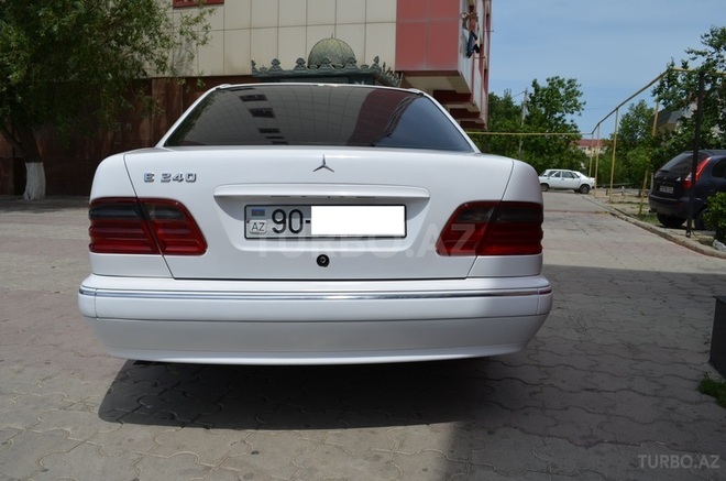 Mercedes E 240 1997, 258 km - 2.4 л - Sumqayıt