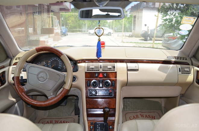 Mercedes E 240 1997, 258 km - 2.4 л - Sumqayıt