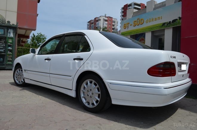 Mercedes E 240 1997, 258 km - 2.4 л - Sumqayıt