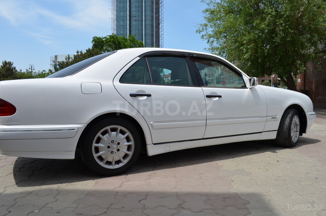 Mercedes E 240 1997, 258 km - 2.4 л - Sumqayıt