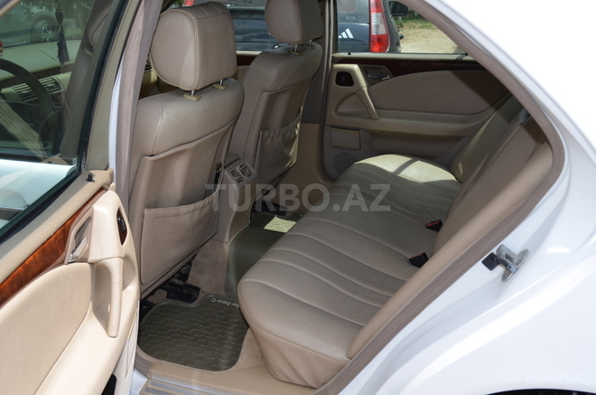 Mercedes E 240 1997, 258 km - 2.4 л - Sumqayıt