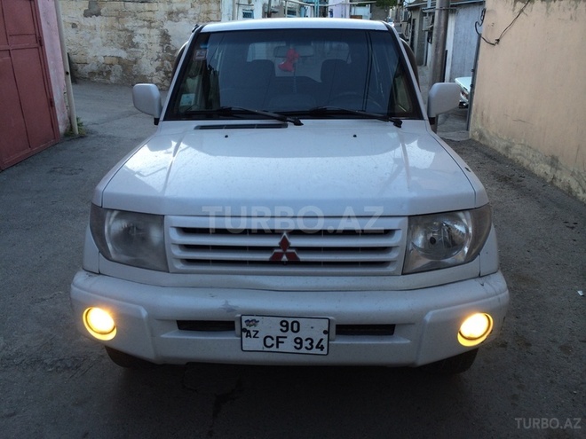 Mitsubishi Pajero io 2000, 250,000 km - 1.8 л - Bakı