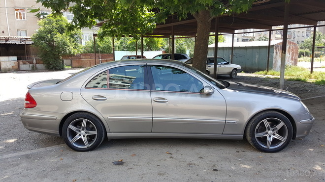 Mercedes E 320 2002, 214,000 km - 3.2 l - Gəncə
