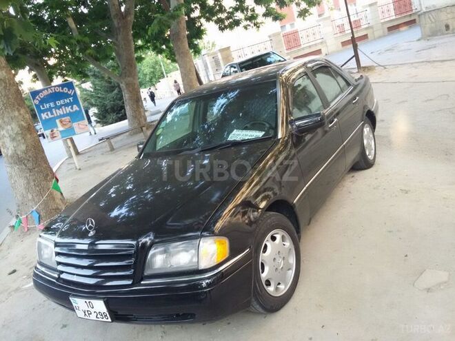 Mercedes C 220 1995, 260,000 km - 2.2 l - Bakı
