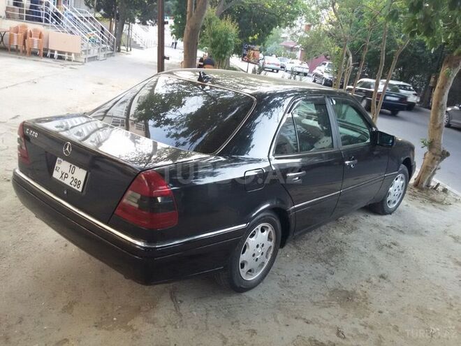 Mercedes C 220 1995, 260,000 km - 2.2 l - Bakı