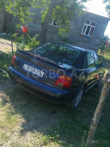 Audi A4 1996, 311,000 km - 1.8 l - Balakən