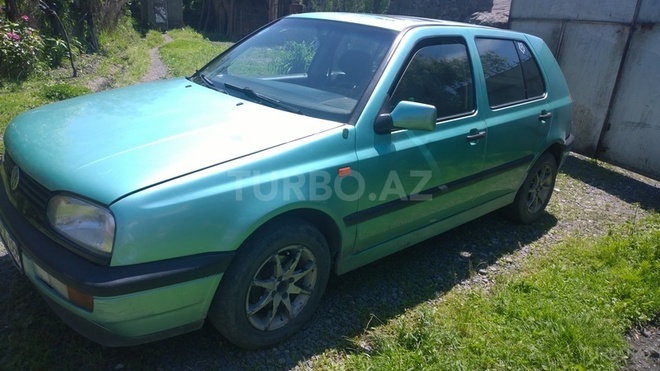 Volkswagen Golf 1992, 300,000 km - 2.0 l - Zaqatala