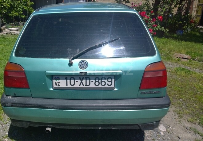 Volkswagen Golf 1992, 300,000 km - 2.0 l - Zaqatala