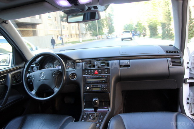Mercedes E 320 2001, 98,500 km - 3.2 l - Bakı